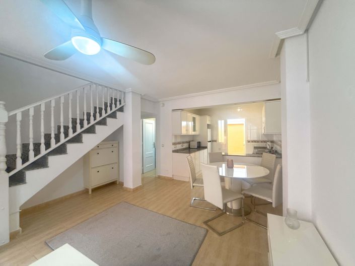 Image No.30-3 Bed Townhouse for sale