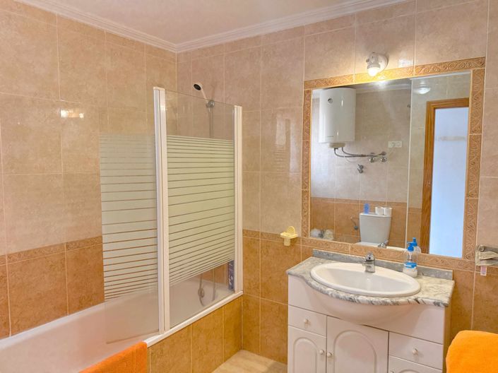 Image No.19-2 Bed Apartment for sale