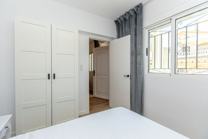 Image No.19-3 Bed Townhouse for sale