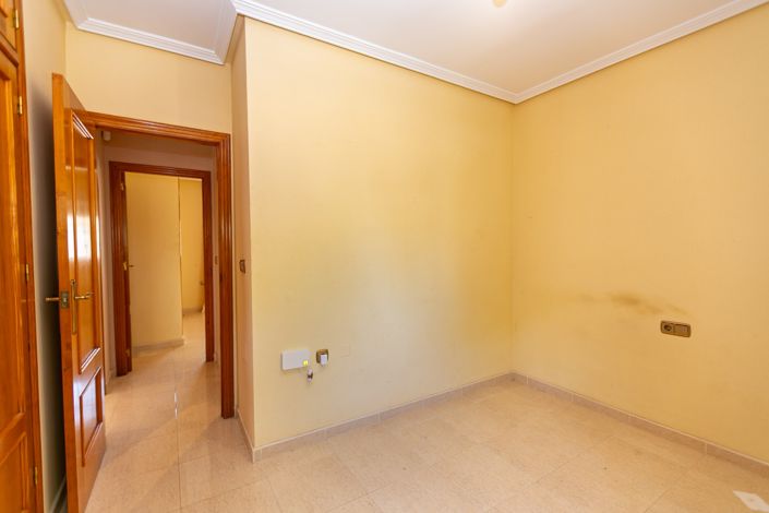 Image No.20-2 Bed Apartment for sale