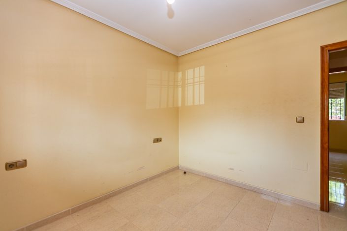 Image No.28-2 Bed Apartment for sale