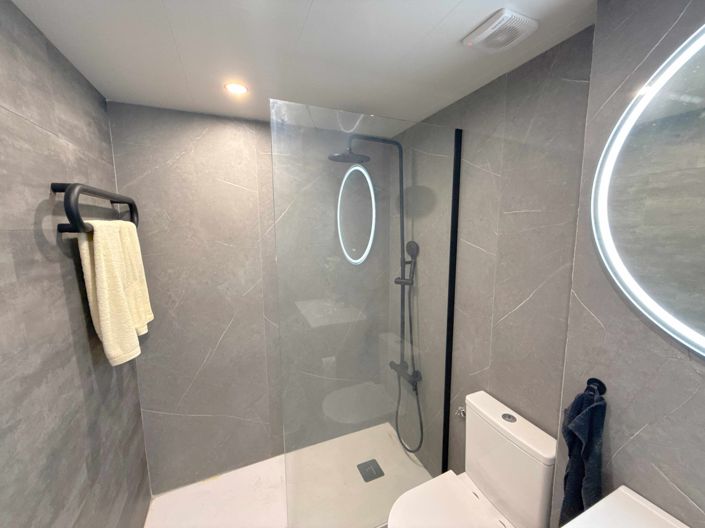 Image No.14-2 Bed Property for sale