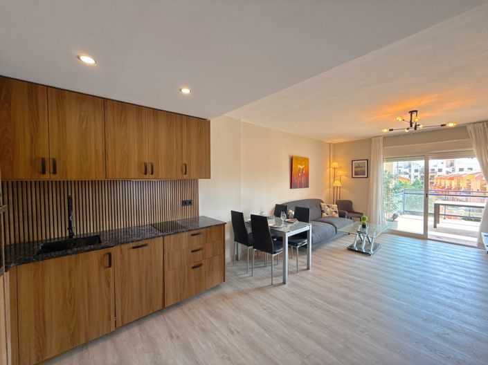 Image No.3-2 Bed Property for sale