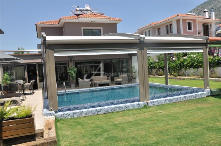 Image No.1-3 Bed Villa / Detached for sale