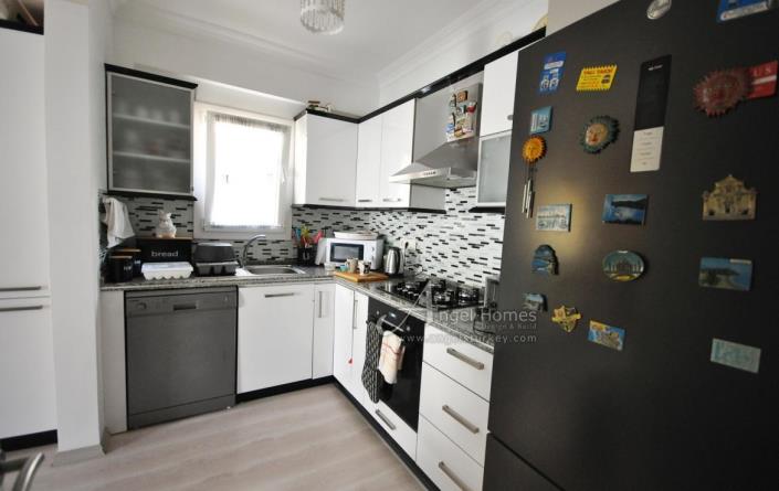 Image No.10-3 Bed Apartment for sale