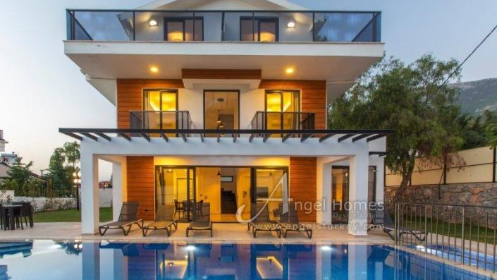 Image No.3-Villa / Détaché de 4 chambres à vendre à Ovacik