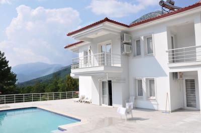 Villa de 3 chambres à vendre à Uzumlu