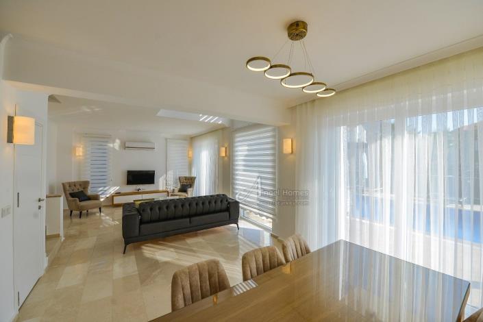 Image No.4-4 Bed Villa / Detached for sale