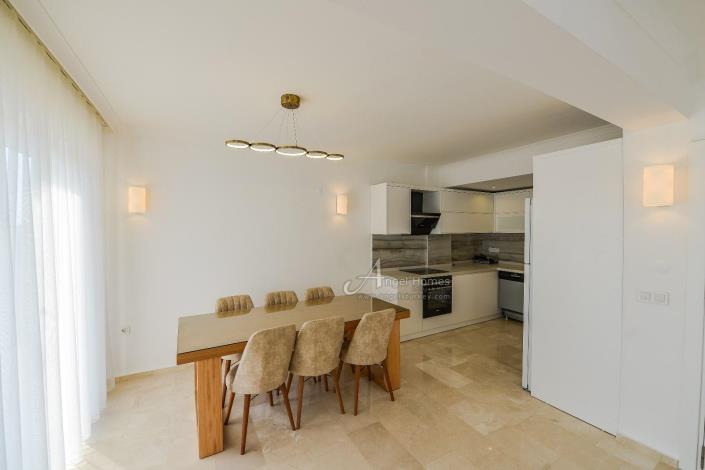 Image No.5-4 Bed Villa / Detached for sale