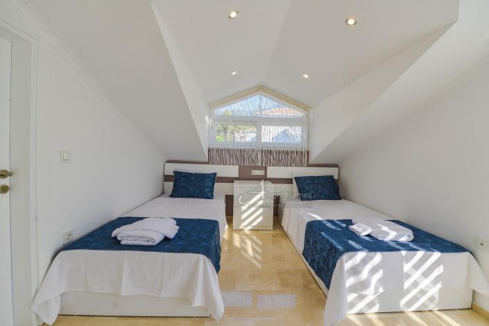 Image No.17-4 Bed Villa / Detached for sale