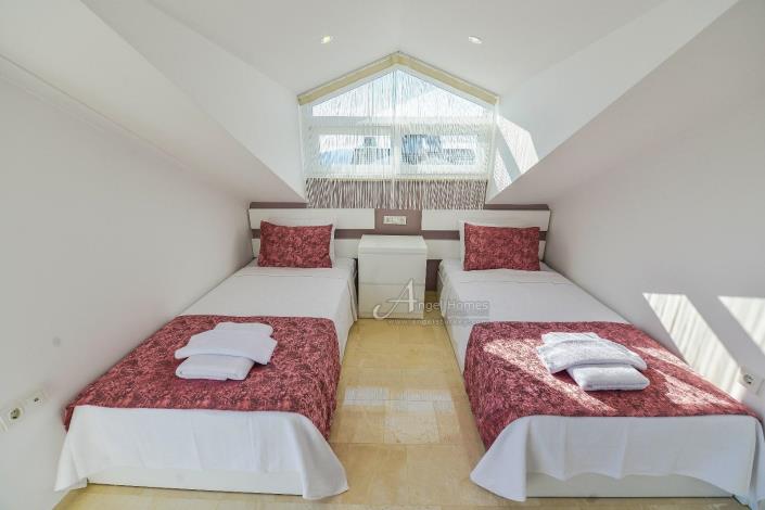 Image No.19-4 Bed Villa / Detached for sale