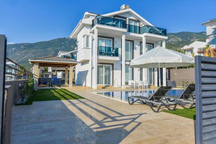 Image No.3-4 Bed Villa / Detached for sale