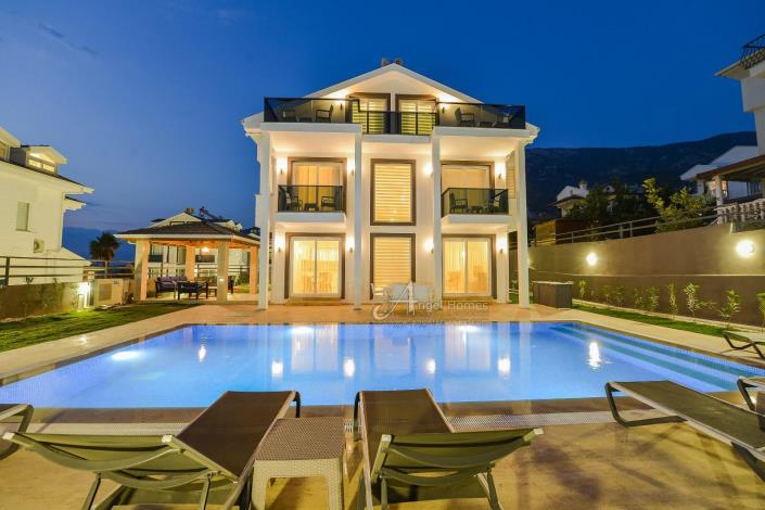 Image No.21-4 Bed Villa / Detached for sale