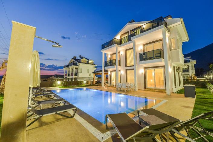 Image No.22-4 Bed Villa / Detached for sale