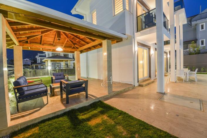 Image No.23-4 Bed Villa / Detached for sale