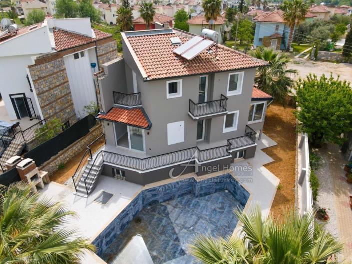 Image No.1-4 Bed Villa for sale