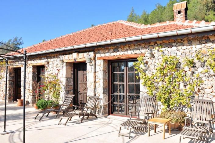 Image No.1-4 Bed Villa for sale