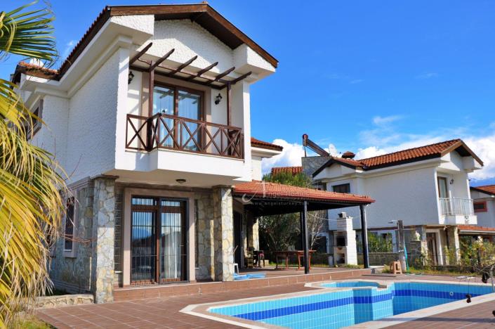 Image No.1-4 Bed Villa / Detached for sale
