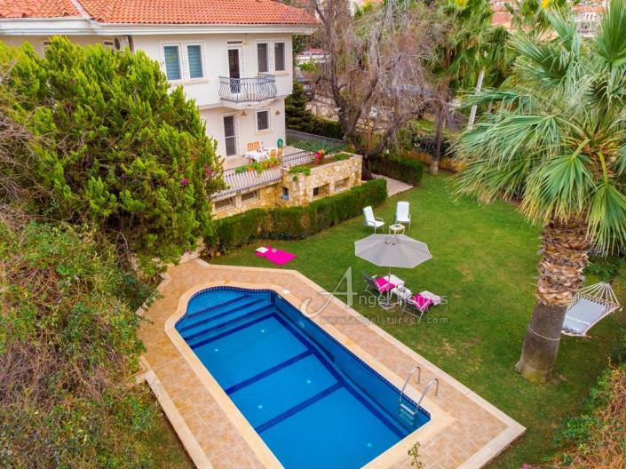 Image No.2-4 Bed Villa / Detached for sale