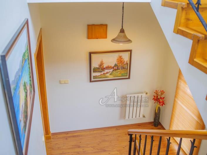 Image No.8-4 Bed Villa / Detached for sale