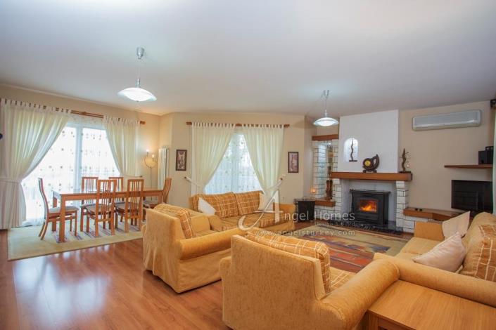 Image No.12-4 Bed Villa / Detached for sale