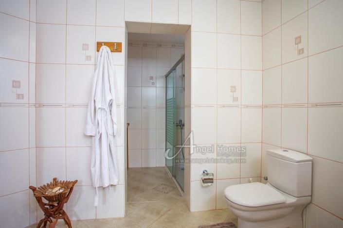 Image No.22-4 Bed Villa / Detached for sale