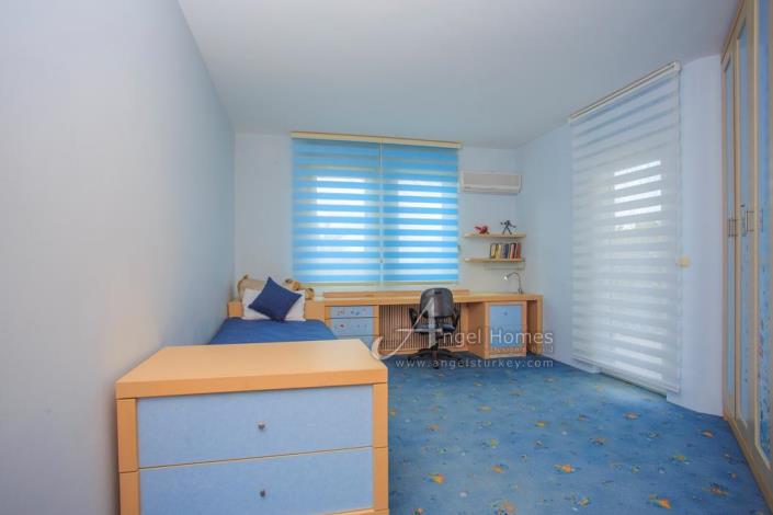 Image No.23-4 Bed Villa / Detached for sale