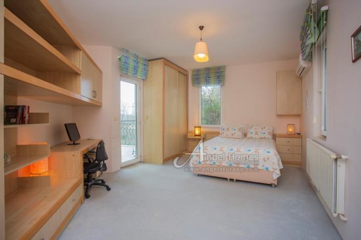 Image No.25-4 Bed Villa / Detached for sale