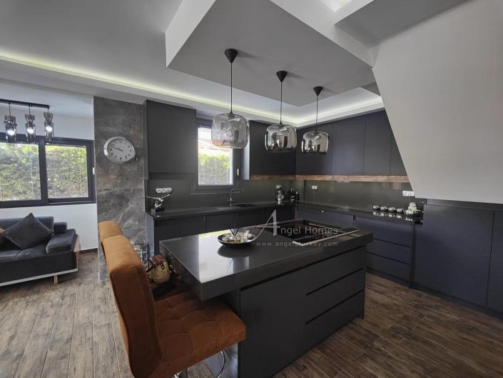 Image No.12-3 Bed Villa for sale