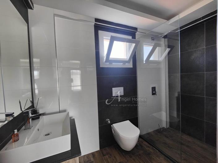 Image No.25-3 Bed Villa for sale