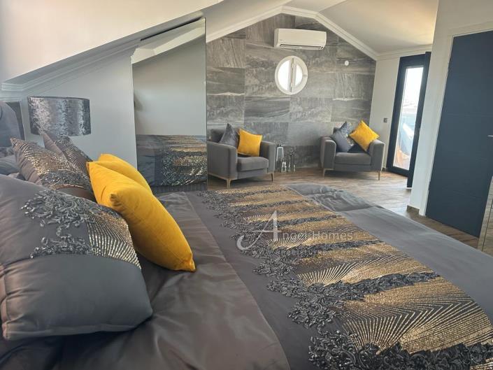 Image No.19-3 Bed Villa for sale