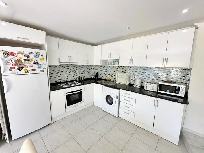 Image No.9-2 Bed Apartment for sale