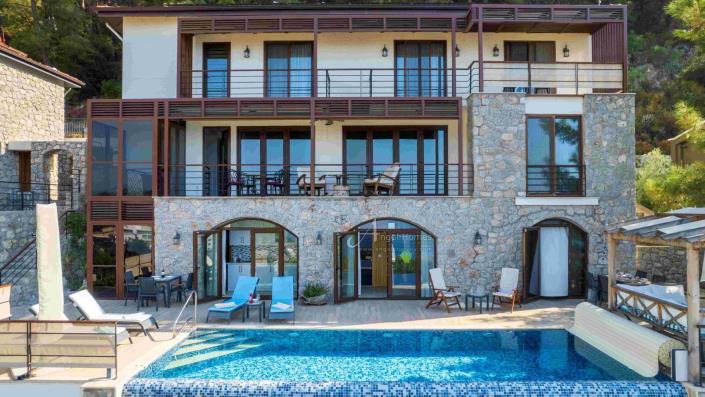 Image No.2-Villa / Détaché de 4 chambres à vendre à Faralya