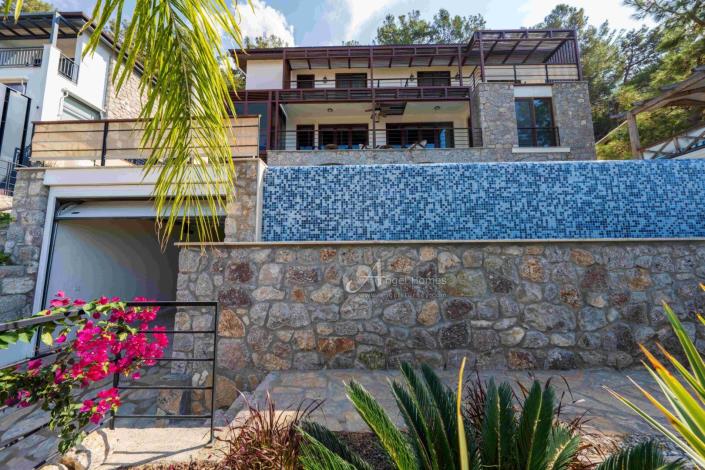 Image No.6-Villa / Détaché de 4 chambres à vendre à Faralya