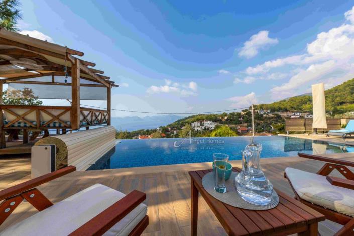 Image No.3-Villa / Détaché de 4 chambres à vendre à Faralya