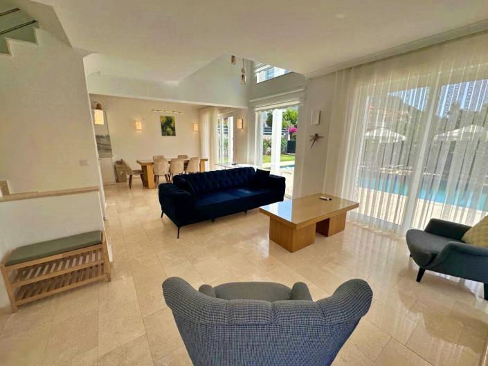 Image No.9-Villa / Détaché de 4 chambres à vendre à Ovacik