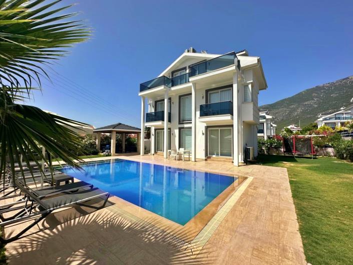 Image No.3-Villa / Détaché de 4 chambres à vendre à Ovacik