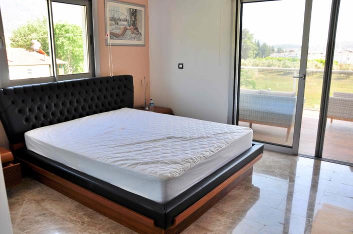 Image No.33-4 Bed Villa / Detached for sale