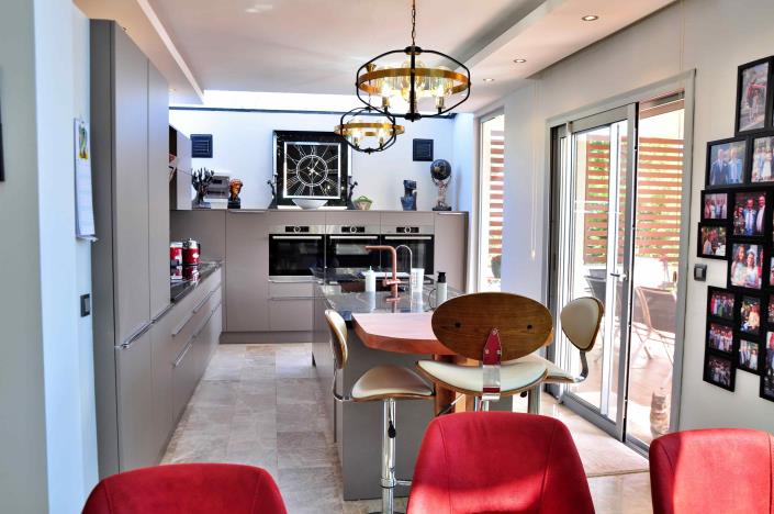 Image No.13-4 Bed Villa / Detached for sale