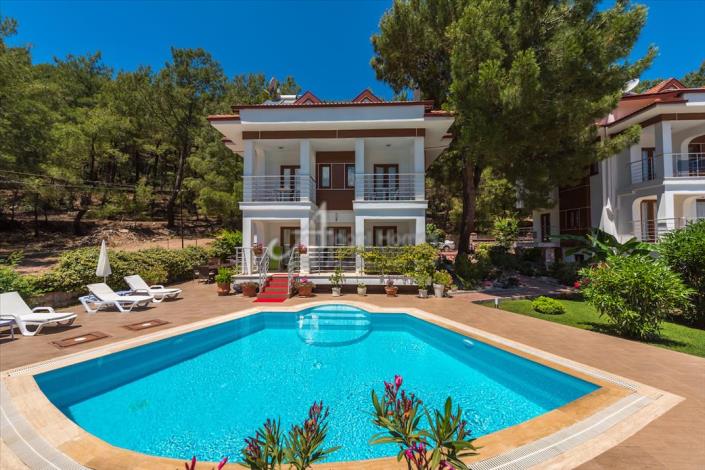 Image No.1-Villa de 4 chambres à vendre à Hisaronu