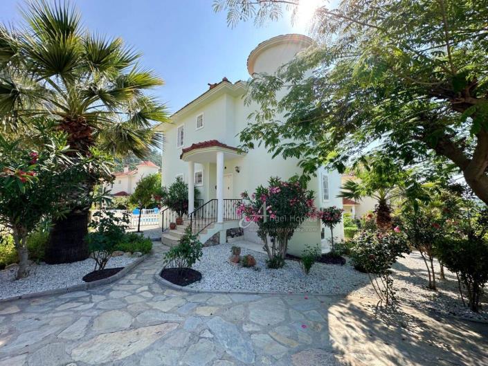 Image No.29-4 Bed Villa / Detached for sale