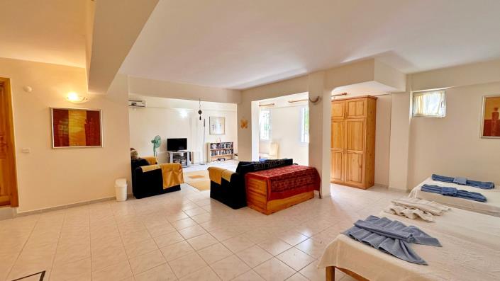 Image No.14-4 Bed Villa / Detached for sale