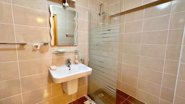 Image No.16-4 Bed Villa / Detached for sale