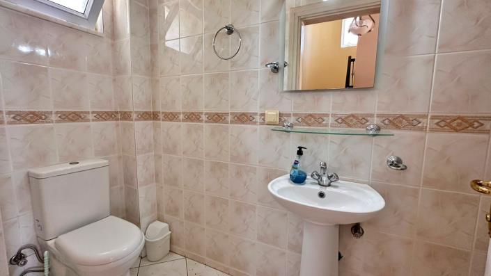 Image No.24-4 Bed Villa / Detached for sale