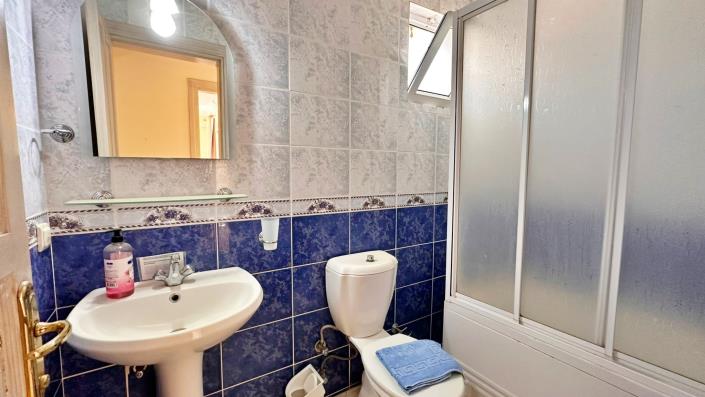 Image No.27-4 Bed Villa / Detached for sale