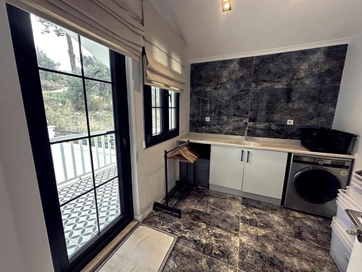 Image No.15-3 Bed Villa / Detached for sale