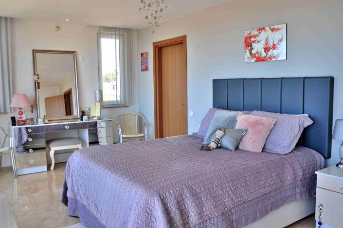 Image No.29-4 Bed Villa / Detached for sale