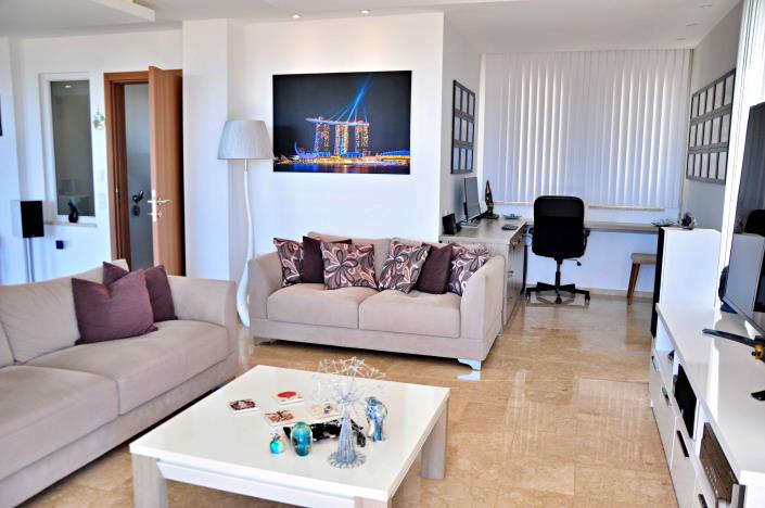 Image No.15-4 Bed Villa / Detached for sale