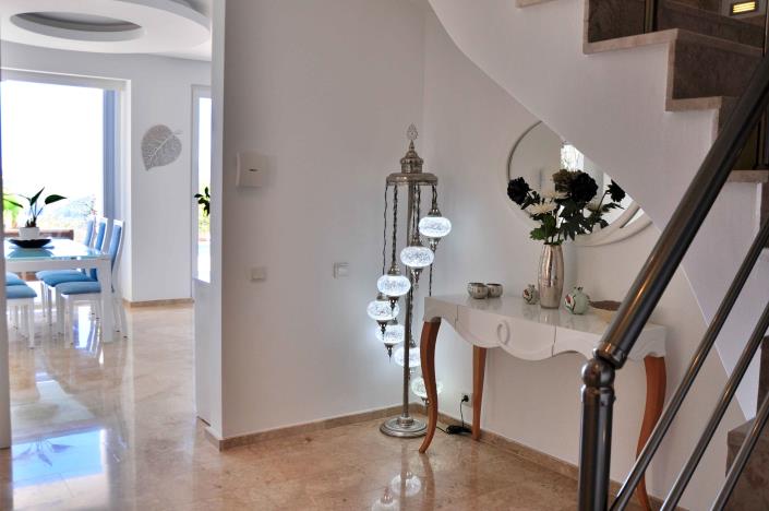 Image No.17-4 Bed Villa / Detached for sale