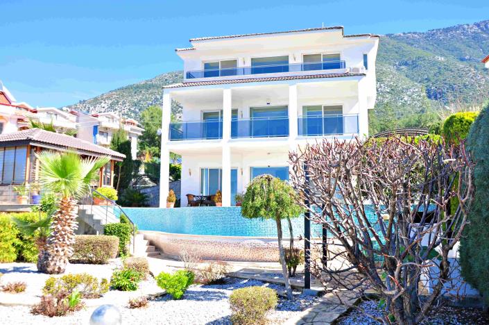 Image No.1-Villa / Détaché de 4 chambres à vendre à Ovacik